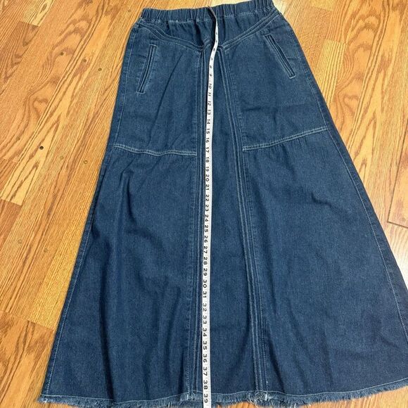 Ebossy Denim Maxi Skirt with Raw Hem - Picture 6 of 7